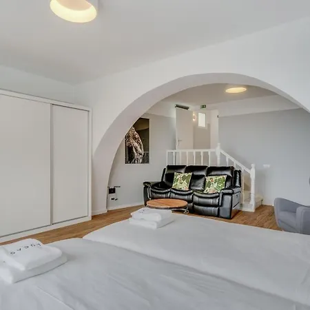 Winter 1 Apartment